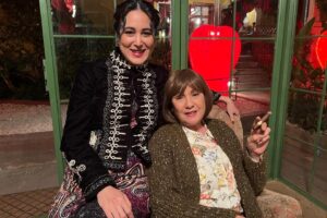 Aida El Kashef Instagram - القلب شواف … قادر يشوف الدنيا حلوة وجميلة ❤
‎شكرًا فريق عمل #تغير_جو و شكرا #ديما علي كل الجروح اللي فتحتيها و رجعتي لمتيها. 

‎ممتنة جدا اني كنت جزء من عيلة خطوة عزيزة و حقيقي بقينا عيلة ورا الكاميرا زي ما كنا قدامها.