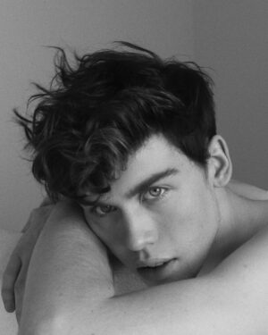 Aidan Alexander Instagram - bed head