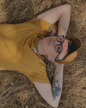 Aiden Zhane Instagram - This grass looked comfy so I laid in it☀️