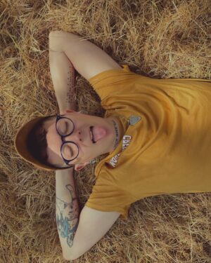 Aiden Zhane Instagram - This grass looked comfy so I laid in it☀️