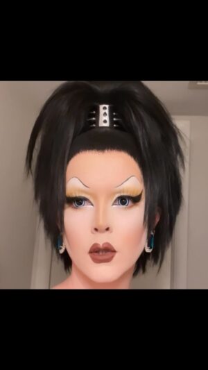 Aiden Zhane Instagram - POV: you’re in my bathroom while I get ready 🤭

Hair: @its.nxthing