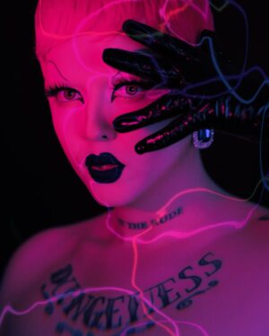 Aiden Zhane Instagram - HAPPY BIRTHDAY TO ME! 
💖🖤💖🖤