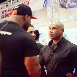 Aidin Khataei Instagram - كوين لوررون افسانه اي..من بچه بودم عكساشو جمع ميكردم..ایشون یکی از اسطوره های تاریخ پرورش اندام  هستند و اینکه یه مدت وارد حرفه بازیگری شدند ولی خیلی موفق نشدن