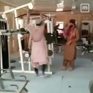 Aidin Khataei Instagram - مدعی جدید  مسابقات مستر المپیا امسال 👳🏿‍♀️😂💪...نمیدونیم بخندیم یا واقعا ناراحت باشیم برای مردم  افغا نستان😞....