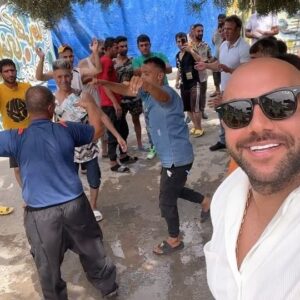 Aidin Khataei Instagram - با گل و شیرینی به همراه محراب فاطمی عزیز رفتیم یه سر به کمپ ترک اعتیاد زدیم این دوستان عزیزمون که الان پاک شدن خیلی انرژی گرفتن و ماهم کلی لذت بردیم ..امیدوارم که هیچ معتادی تو دنیا نباشه و همگی بتونیم با سلامتی در کنار عزیزانمون زندگی کنییم..
