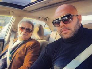 Aidin Khataei Instagram - خدایا،پدرم مهربان بود با او مهربان باش🖤🖤💐