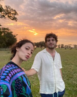 Ailín Salas Instagram - Con @enzo_codaro entre los cielos las vacas y los mares