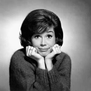 Aimee Mullins Instagram - RIP, Mary Tyler Moore. Thanks for blazing such a bright trail for women on television. #pioneer