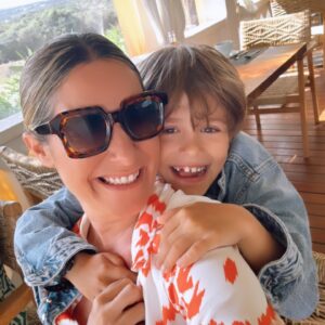 Ainhoa Arbizu Instagram - Menorca 💙

Nuestro primer viaje con la abuelita (y sin él). Le hemos echado mucho de menos (como siempre), le hemos recordado con mucho amor (como siempre) y nos hemos cargado de mimos y de momentos bonitos para el recuerdo. 

Y lo hemos hecho solos (los 3) y con buenas amigas, en esta isla que tanto queremos y en este pequeño paraiso @sjbinissaidahotel 💙🌿🐟