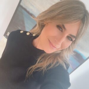 Ainhoa Arbizu Instagram - MIX !

1) dos de mis amores   hogar 
2) a(mar)
3) planetarios (top team)
4) same days same time
5) familia 2 ruedas
6) CORAZÓN encogido pero esperanzado 💪 nuestra prioridad (súper equipo, family!)
7) cafecito con buena vibra
8) best teacher! 🦆method!
9) disfrutonas 
10) ñam