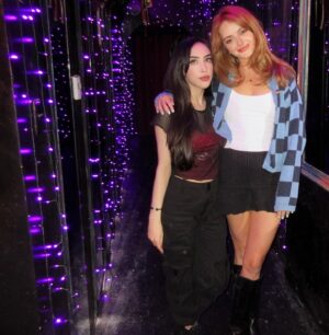 Ainsley Bailey Instagram - the “texas child actors, to roommates, to standup comics on same show” pipeline
