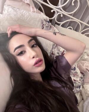 Ainsley Bailey Instagram - 🌸🦢𝐵𝓇𝒾𝒹𝑔𝑒𝓇𝓉𝑜𝓃. 𝐵𝑜𝓉𝑜𝓍. 𝐵𝑒𝒹 𝑅𝑜𝓉.🔁
