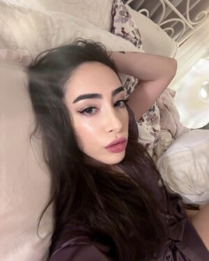 Ainsley Bailey Instagram - 🌸🦢𝐵𝓇𝒾𝒹𝑔𝑒𝓇𝓉𝑜𝓃. 𝐵𝑜𝓉𝑜𝓍. 𝐵𝑒𝒹 𝑅𝑜𝓉.🔁