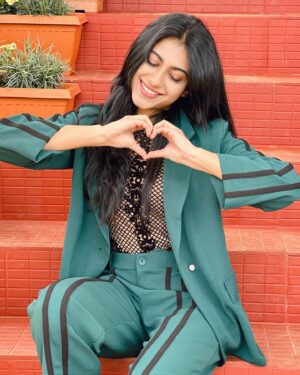 Aishu Instagram - Blessed and only blessed!
Had one of the most amazing birthdays ever . Never have i recieved so much love from people i havent seen and people i dont know. This has truly been beyond my expectations. You guys have made my day and life truly better . I dont know what ive done to earn this , but i wish i would one day celebrate my birthday with everyone in my side. You have all been the reason to show me that i can emerge beingconfident even through thick and thin . 
This day has only only been amazing because of you all. Thank you so much.
Special mention to @shyami_ib @nixen.aishu @aishu_fanatics 😍you guys are the best. The love you show had me im tears every time.
Thankyou @aishu.gorgeous @aishuxfantasy @aishuu_slays @aishu__holic @shyji_the_queen @aishu__holic @poornima_aishu_galaxy @aishu____fan___ @aishu_luvv @aishu_ads_bb7 @aishunxnfanpage_@aishubiggboss @vinothini_dineshbabu @dazzling.aishu @aishu_ads_luv_03 @shyji_ashref_addict