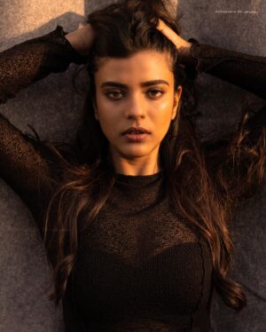 Aishwarya Rajesh Instagram - Wearing black is a way of life. 

Photography @thestoryteller_india 
Styled @navaa_rajkumar 
Makeup @ananthmakeup