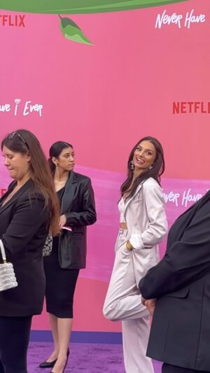 Aitana Rinab Perez Instagram - Come with me to the season 4 premiere of @neverhaveiever ! 👩‍🎓🫶