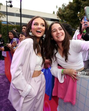 Aitana Rinab Perez Instagram - Last night was amazing. Ive had the best time being apart of this amazing cast and couldn’t be more grateful. Cant believe high school is over 😭😭😭👩‍🎓💕