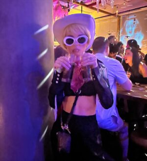 Aitana Rinab Perez Instagram - Dont talk to my Barbie 🫅
Handmaking costumes is easy when your Barbie looks like @pomegranate_lover22 💋🧵