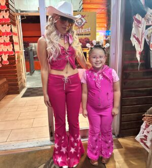 Aitana Rinab Perez Instagram - Dont talk to my Barbie 🫅
Handmaking costumes is easy when your Barbie looks like @pomegranate_lover22 💋🧵