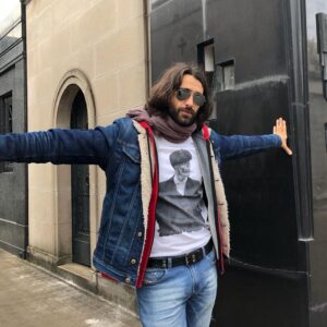 Aitor Luna Instagram - Menudo día de muerte.....contento de saber que @lacatedraldelmar esta entre los más vistos de @netflixlat y feliz de ver ayer @sordolapelicula de @lcbros !!! #peliculon #spanishwestern ...... picture by @guadalupelancho @lecraneclothing #remember #buenosaires #cementerio #recuerdos #eltiempovuela #vivelavida #serialaostiaquecobrasemosnuestrosderechosdeimagen #darnosunpocodelonuestro #instacool #megafly #chupitender #chiniwiny #porquesi #instaimbecil #instaunpocodejusticiaporfavor #vengahastaluego #posturitas
