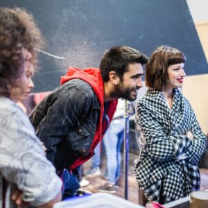 Aitor Luna Instagram - @ursulolita Y yo #chequeando.....¿Habéis seguido la historia de #ProyectoTiempo? ¡Por fin podemos saber el desenlace de esta edición de #Cinergía ! http://bit.ly/ProyectoTiempo_Peli  @GNFcine¡ de la #grande @isabel.coixet