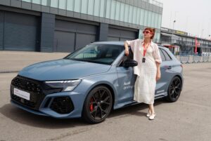 Aixa Villagrán Instagram - Bien servida de adrenalina.

@audispain @silviacar
