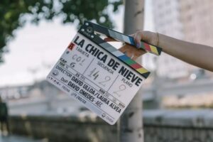 Aixa Villagrán Instagram - Hemos arrancado el rodaje de #lachicadenieve de @javiercordura 
Una producción de @atipicafilms para @netflixes y sólo puedo decir que tengo una estrella en el culo con el equipo que me ha tocado
@milenasmitm @marcocacereslopez @julyanvillagran @mauleonloreto @trisulloa @raulprieto_infopage @_jose_coronado @cecilia_freire 

@diapo1 @laura_alvea gracias por regalarnos cada día vuestro talento y vuestro amor.

@velocasting 💞💞💞

@nietermind 📷