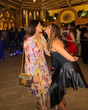Akanksha Puri Instagram - M.P ki Ladkiyon ki toh baat he kuch aur hai 
🤩❤️
#bhopali 
.
Many of you don’t know but me and Divyanka are childhood school friends.,Chaddi Buddy 😛Grown up together..Studied in same Convent Girls school in Bhopal ❤️ I feel so so proud of you Divyanka when i see you and your achievements.,you were always so focused and everybody’s favourite ..nothing can stop you my girl ❤️
From being each others dancing partner in school to being in the same industry..From Bhopal to Mumbai and this far …🍾❤️ Really come a long way …Stay happy Stay blessed always and keep troubling me whenever you get a chance 😛❤️ Lots of love beautiful @divyankatripathidahiya ❤️
#divyankatripathi #akankshapuri