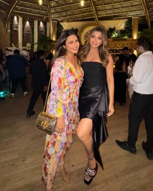 Akanksha Puri Instagram - M.P ki Ladkiyon ki toh baat he kuch aur hai 
🤩❤️
#bhopali 
.
Many of you don’t know but me and Divyanka are childhood school friends.,Chaddi Buddy 😛Grown up together..Studied in same Convent Girls school in Bhopal ❤️ I feel so so proud of you Divyanka when i see you and your achievements.,you were always so focused and everybody’s favourite ..nothing can stop you my girl ❤️
From being each others dancing partner in school to being in the same industry..From Bhopal to Mumbai and this far …🍾❤️ Really come a long way …Stay happy Stay blessed always and keep troubling me whenever you get a chance 😛❤️ Lots of love beautiful @divyankatripathidahiya ❤️
#divyankatripathi #akankshapuri