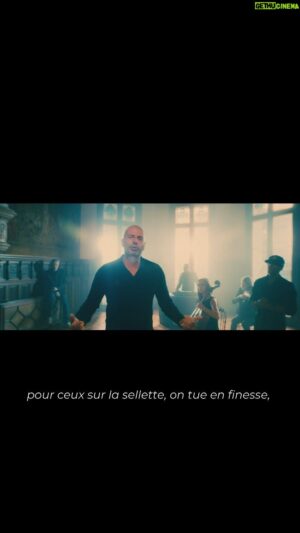 Akhenaton Instagram - 🔥 Nouvel extrait de "Sans Valeurs" par IAM 🔥

Extrait du nouvel album "HHHistory" disponible le 11/12 en vinyl et le 02/02/2024 sur les plateformes.

"On vient m’implorer le pardon comme si j’étais évêque
Et que mon dos portait le poids de tous leurs piteux échecs, oh attends
Ces paranos voient des parrains partout et tous leurs vœux célestes
Finissent parterre en partouze, dégueulasse

Chacun de mes raps voit tournoyer mes deux lames
Et je réduis au silence les caves qui disent, oh encore ces 2 là ?
Il n’y aura pas de faire-part, pour ceux sur la sellette
On tue en finesse, et ouais connard c’est de l’art

Je les ai vu traiter le bon cœur en faiblesse
Valoriser les apparences et pas les textes
Pour éviter les polémiques, on a préféré se taire
Et c’est perçu comme un signal de détresse,

Merci aux musiciennes de @opera_marseille 🙏🏽🙏🏻🙏🏾🙏

🎧 Lien vers le clip complet dans la bio. IAM ! 💯 

#SansValeurs #NouvelAlbum #IAM #hiphop50
#hiphop #hhhistory #hhh