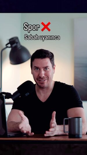 Akın Saatçi Instagram - Sen ne zaman spor yapıyorsun⁉️ Ne zaman yapılmaz‼️❌ tabi hiç olmamasındansa olması daha iyi… yine imkanımız varsa işte sıradaki madde. Sabah uyanır uyanmaz yapmasak daha iyi 🩵🩵 
#spor #sabahsporu #sağlık #sağlıklıyaşa #sağlıklıyaşam