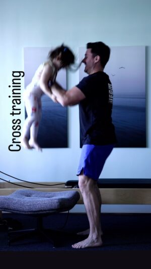 Akın Saatçi Instagram - Cross training ya da fonksiyonel antrenman için mazeret yok ♥️🩵 sen ne düşünüyorsun? 
#crosstraining #pilates #fonksiyonelantrenman 
@polestarpilatesturkiye @polestarpilates