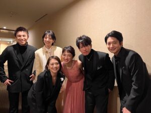 Akiyoshi Nakao Instagram - 昨日から遂に❗️
Netflixにて『First Love 初恋』が配信開始となりました。

世界に誇れる日本のドラマが出来上がったと思いますし、このような素晴らしいスタッフの皆様やキャストの皆様の中に参加させていただけたことに感謝します❗️

なんか俺…芸能人みたい…💪