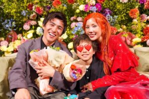Akiyoshi Nakao Instagram - 1日遅れました❗️
まもなく不仲説出るところでした🙏

昨日で僕ら夫婦、、、
結婚10周年。

昨日はとてもスペシャルな1日になりました。

BIG LOVE発表でスベリまくったあの日から、、、早いなぁ。

10年のうち1年分くらいは喧嘩してる可能性ありますが、、、

20代前半でまだまだ中野ヤンキー臭の抜けない男が女優さんと結婚させてもらって10年も経つとそこそこちゃんとした大人になれた気がします。

夫としても父親としても、まだまだ手探りで、失敗もしてますが、、、

妻と、息子に心から感謝したいです。

そして最後にこれだけは言わせてくれ❗️
胸を張ってこれを言えます。

BIG LOVE❗️❗️❗️
いつもありがとう。お疲れ様💪
これからも元気で過ごしましょう。

皆様いつもありがとうございます。

#happyanniversary