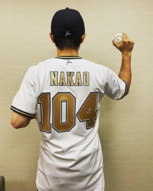 Akiyoshi Nakao Instagram - 昨日は始球式でした💪
子供頃からの憧れのオリックス！！！
嬉しいかぎりでした。

今年も頑張ってほしい！！

始球式の裏側は今度YouTubeにあげます💪

#オリックスバファローズ