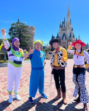 Akiyoshi Nakao Instagram - 来週のプチブランチは東京ディズニーリゾートにて豪快に仮装してハロウィン楽しんでます👍
和製ウッディいかが❓