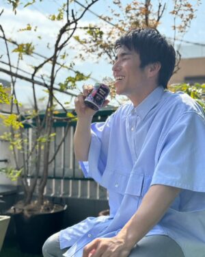 Akiyoshi Nakao Instagram - 最近仕事の合間やジム終わりなど気分をリフレッシュしたいときに、ミニッツメイドを飲んでます！！
めちゃくちゃ美味しい‼️
グレープとオレンジ、みんなはどっちの味が気になる❓
ミニッツメイドのオリジナルグッズがあたるキャンペーンも実施中みたいなので、
みなさんもチェックしてみて下さい〜👍

@minutemaid_jp 

#PR #MinuteMaid　#ミニッツメイド　#ココロ晴ればれ　#ミニッツメイドオレンジブレンド
#ミニッツメイドグレープブレンド
