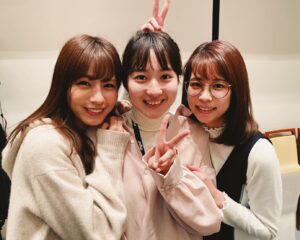 Ako Nagao Instagram - 久しぶりに同期女子３人揃いました(^｡^)
嬉しいです。