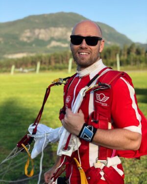Aksel Hennie Instagram - 💥❤️ SKYDIVE VOSS ❤️💥 #skydiving #summer