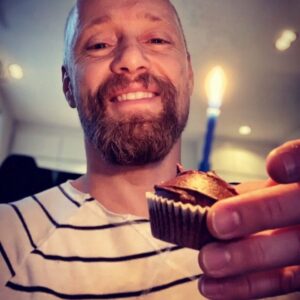 Aksel Hennie Instagram - HAPPY BIRTHDAY TO ME!!! 🎂 44 still feeling as excited as I did when I was 4, and happy as F#!K to be alive. Love every single one of you that has sent me birthday wishes! Thank you so much for making my special day even more special! #lovebirthdays #birthdayboy ❤️K H H❤️