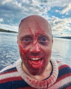 Aksel Hennie Instagram - THE TRIP! Shooting with @tommywirkola and @noomirapace is a bloody fantastic adventure - feel blessed everyday! I can’t wait for you guys to experience this one!! Thanks to @effektmakeren and @mariazhair for making me look this beautiful! 😜 #iondedager @xyzfilms @stormrosenberg @kjetilomberg 📸; @noomirapace