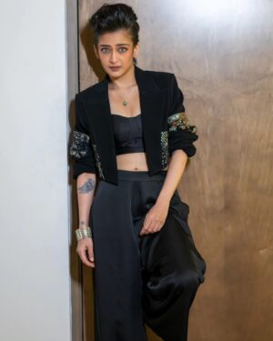 Akshara Haasan Instagram - All about last night for @khan.ira and @nupur_popeye wedding reception 🥳 congratulations & super happy for you ❤️🧿

Designer : @saakshakinni
Stylist:  @thechubbyartist_
Make up:  @tush_91
Hair : @hairbysurekhan
Photography : @araalexanderofficial