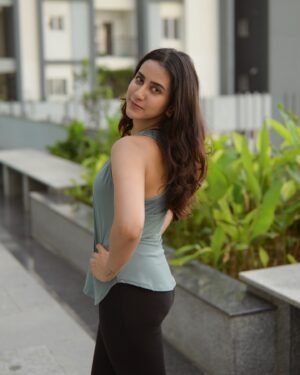 Akshaya hariharan Instagram - We must all suffer one of two things: the pain of discipline or the pain of regret❤️This is just the beginning