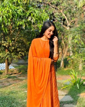 Akshita Mudgal Instagram - Zindagi naam tere kar jaavaa🧡

MUA- @rajesh_makeup_artist