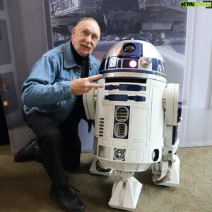 Al Burke Instagram - 📷
Hanging out today with R2D2 at 
Quiet Corner Sci-Fi & Comic Experience 
💪🏾 💜 💙 💚 💛 😁 😎
 🎥 🎬
#alburke #mroutrageous #UWF #AWA #WWF #IWA #IWF #prowrestling #prowrestlingking #prowrestlingchampion #hollywood #paparazzi #billieeilish #bellyache #redcarpet #tvcop #tvcops #ig #wireimages #gettyimages #hollywoodtoyou #actorslife #la #actor #stuntman #quietcorner #r2d2