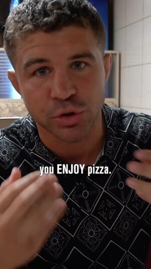 Al Iaquinta Instagram - Pizza is to be enjoyed 🤌🏽🍕