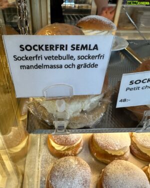 Al Pitcher Instagram - 😇 2 days after Semmeldagen snd still with a mandelmassa hangover , The Swede will attempt a sockerfri Semla to ease the addiction …… it fails ❌