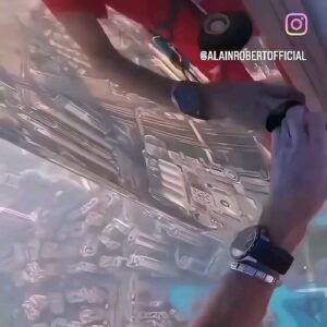 Alain Robert Instagram - Climbing  the 828m Burj khalifa in Dubai at the age of 61 years  old . At today  it remains  the tallest building  in the world . A building  that I have climbed  on two occasions . My first time in 2011 shortly  after the opening of the building and the second time more recently  on the 20th of November  2023 with my friend  climber  @alexis.landot . Each time I have had to use a safety  rope under the requirements of the Dubai's authorities . 
#climbing #burjkhalifadubai #tallestbuildingintheworld #mindset #challenge #climbinginspiration