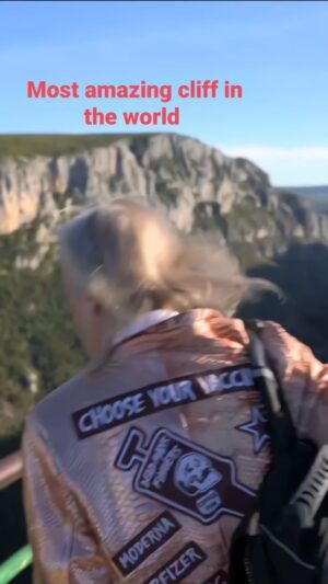 Alain Robert Instagram - For me the Verdon  is occupying a very special  place in my heart . I discovered  it in 1978 and it has been the theater of some of my  greatest exploits such as climbing  freesolo  Pol pot in 1996  or Crack  boum hue in 1991 , l.ange en decomposition in 1988 , no self control and many more in 1991 and many more routes . 
#climbing #freesolo #Rockclimbing #adventure #challenge #escalada #pushingthelimit #masteringfear