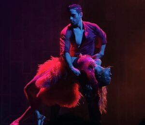 Alan Bersten Instagram - Words can’t even describe how much fun I’m having on @dwtstourofficial ! I am so grateful to dance with these incredible dancers every single night, and even more grateful to meet you all! THANK YOU 🙏🏼🩵